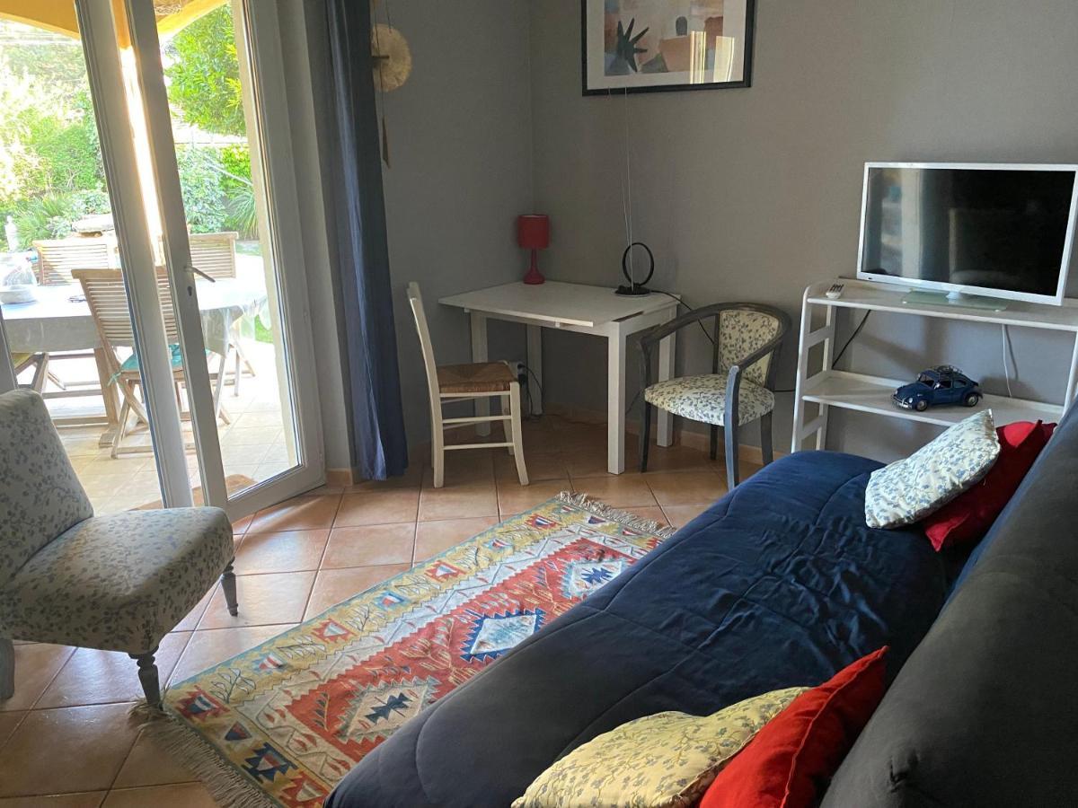 Studio Bord De Piscine Serignan-du-Comtat Екстер'єр фото